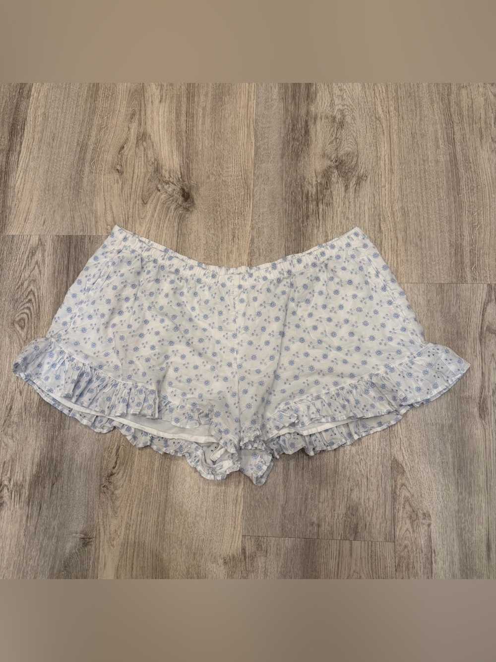 NWOT Hollister‎ White Blue Floral Ruffle Cotton Shorts Size XL
